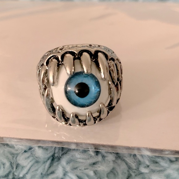 Halloween Eyeball Ring size 8 - Picture 2 of 6